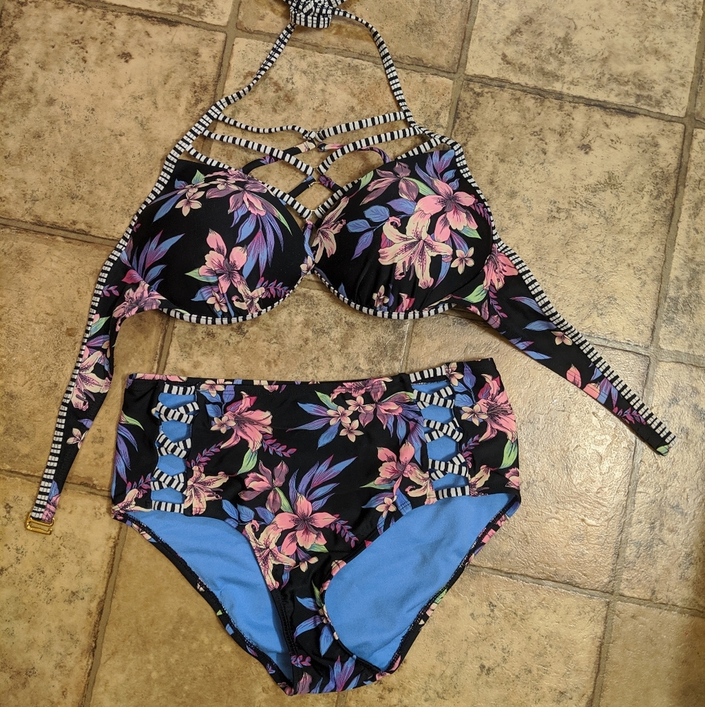 Womens bikini bathing suit. Size medium